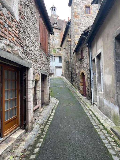 Au Coeur De La Cite Medievale 蒙吕松 外观 照片